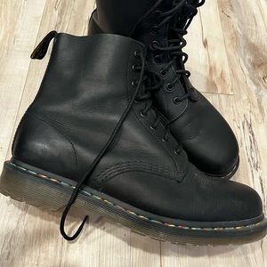 Mens black 1460 Dr Martens, EUC size 11!